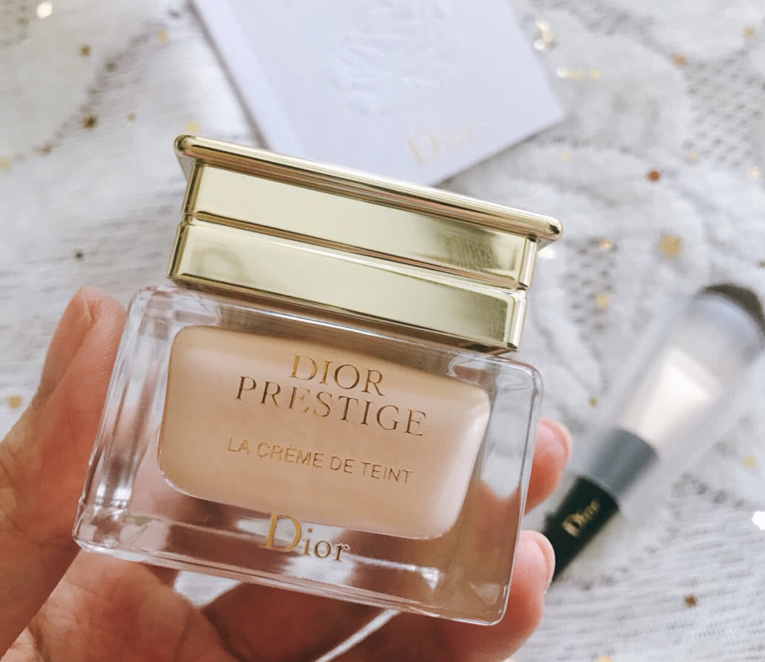 秋冬保湿贵妇粉底液,秋冬滋润持久粉底液