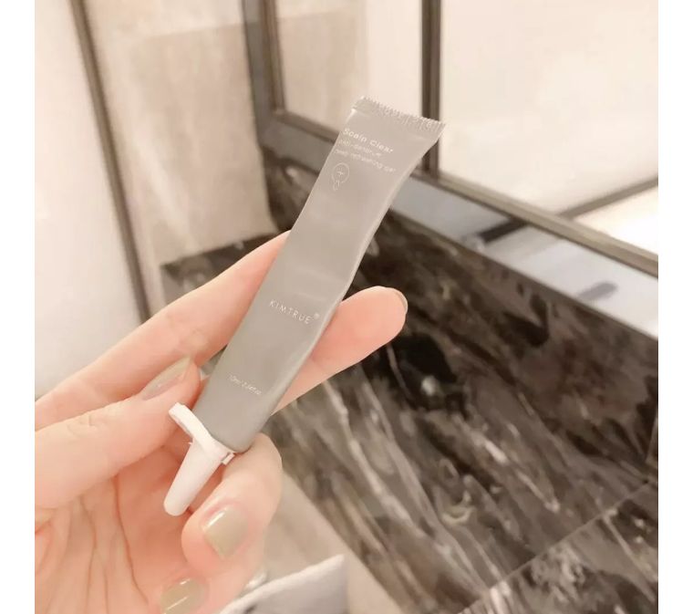 头发怎么洗都很油怎么办 (头发怎么洗都多油怎么办)