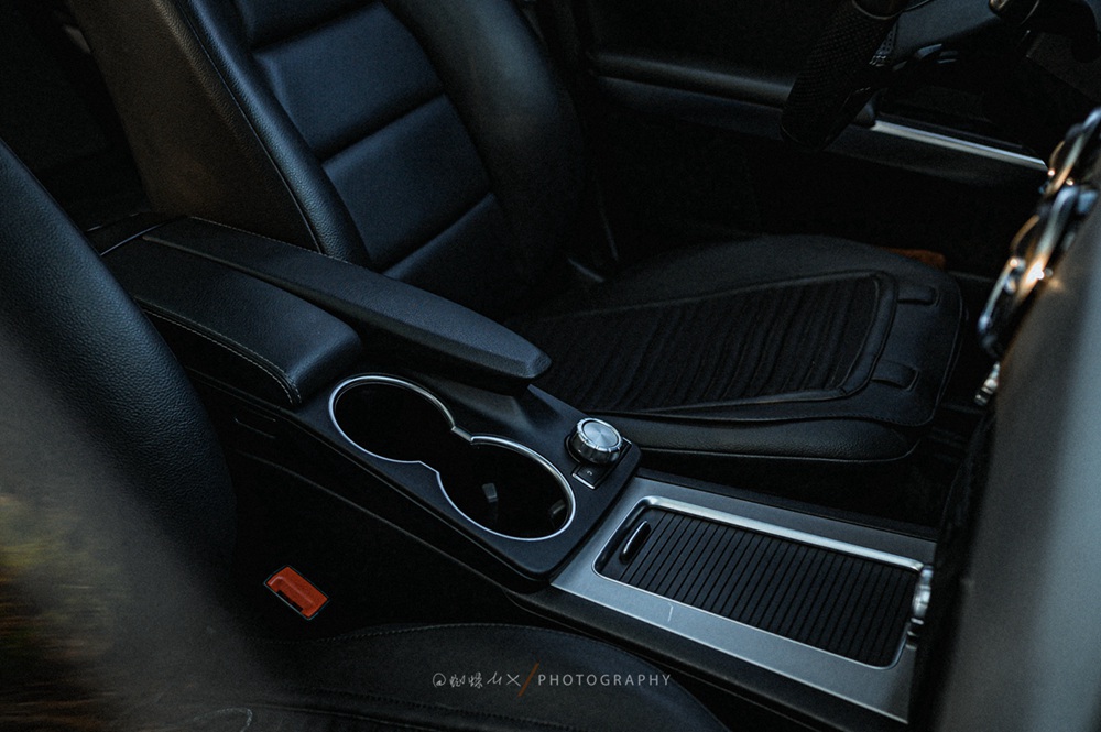 奔驰glk3003.0自然吸气雪地测试,glk300露营