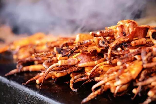 中国最著名十大小吃街及特色美食,中国夜市十大小吃街排行榜