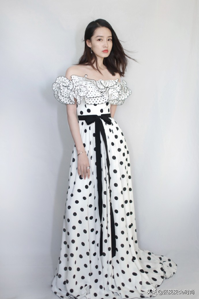 形容女孩子像花一样美,如何浪漫的形容一个女孩子