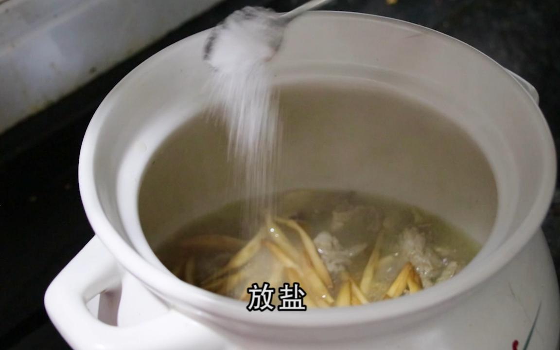 排骨炖墨鱼有什么营养,墨鱼炖什么好吃又营养小孩