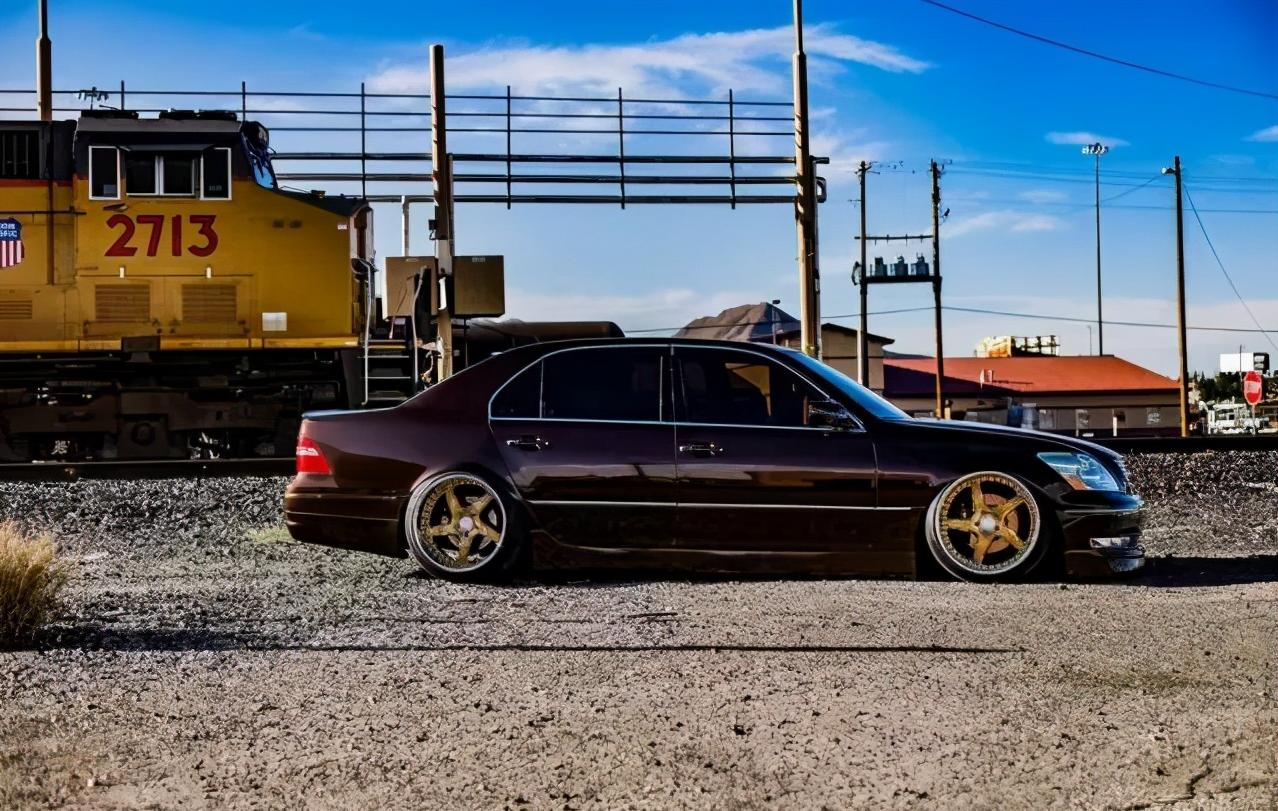 地面游艇の大王雷克萨斯LS430