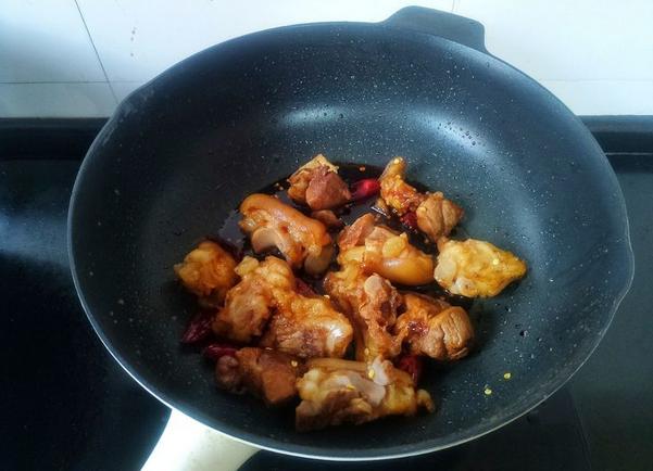 黄豆炖猪蹄可以直接煮烂吗,黄豆炖猪蹄怎么才能软烂