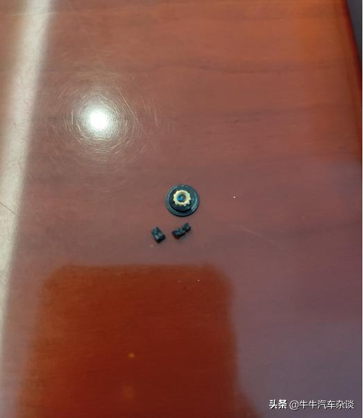 联想v320-14ikb更换硬盘,联想v310-15ikb拆机械硬盘