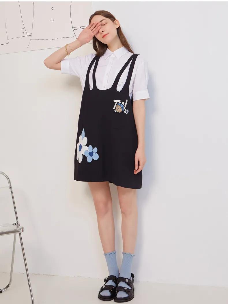 超减龄穿搭法则被杨超越狠狠拿捏,杨超越水手服穿搭