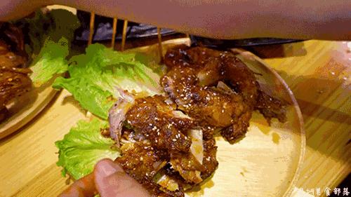 沈阳抻面鸡架视频,鸡架抻面