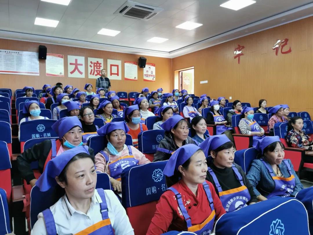 强化技能培训提高综合素质,强化精准培训提升攻坚能力