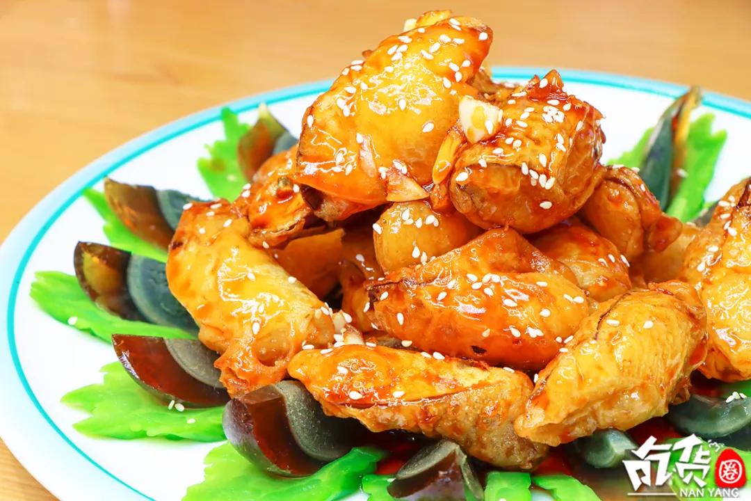 南阳这家羊肉汤，每天卖出200碗！进门先排队，羊肉包子抢着吃