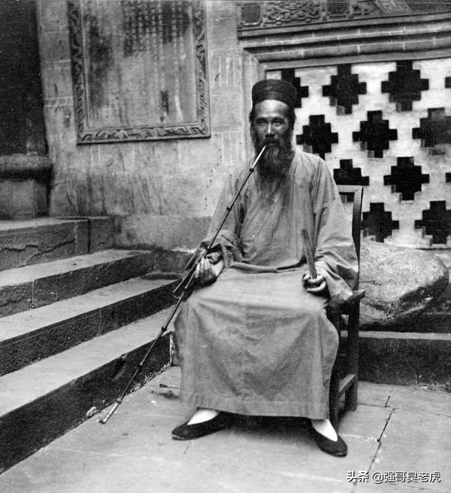 香烟与外商(徐伯荣)