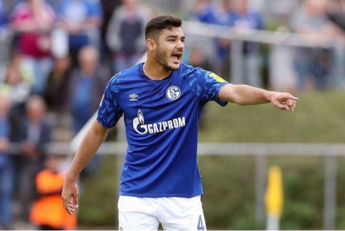 沙尔克04转会大巴黎的球员,沙尔克04亚洲边后卫