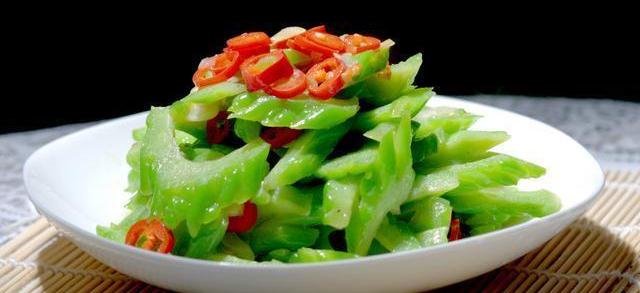 苦瓜怎么炒不苦不变色还脆,苦瓜怎么炒不苦又好吃不变色