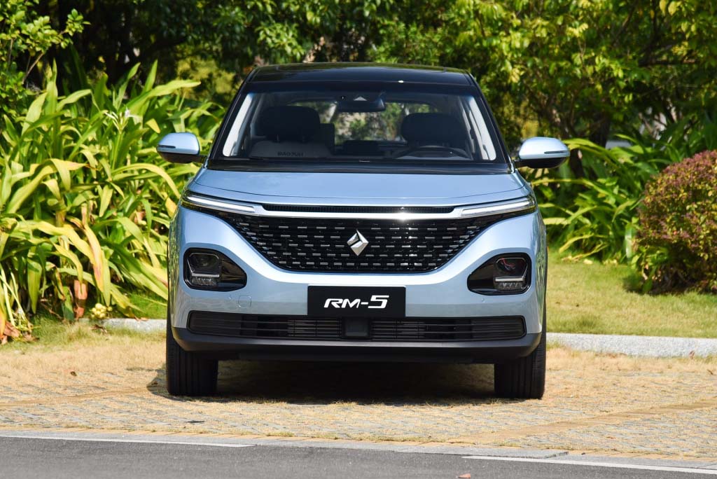 新款宝骏rm-5最新豪华型七座,宝骏mpv改造