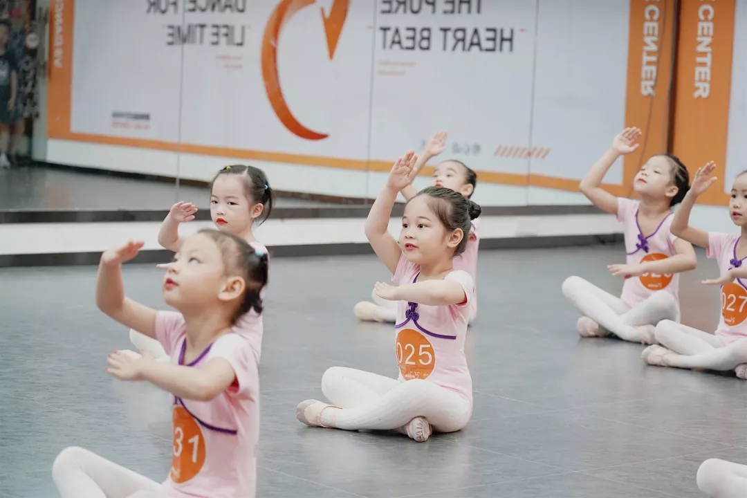 中国舞考级完满结束,考级中国舞