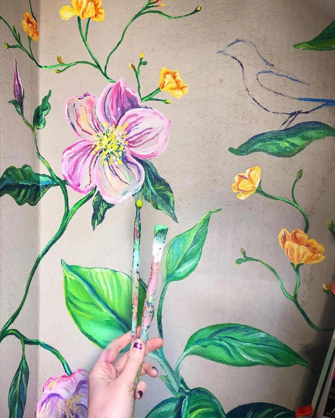 爱死这种手绘墙了，效果太美美到邻居羡慕嫉妒，网友：抢墙纸生意