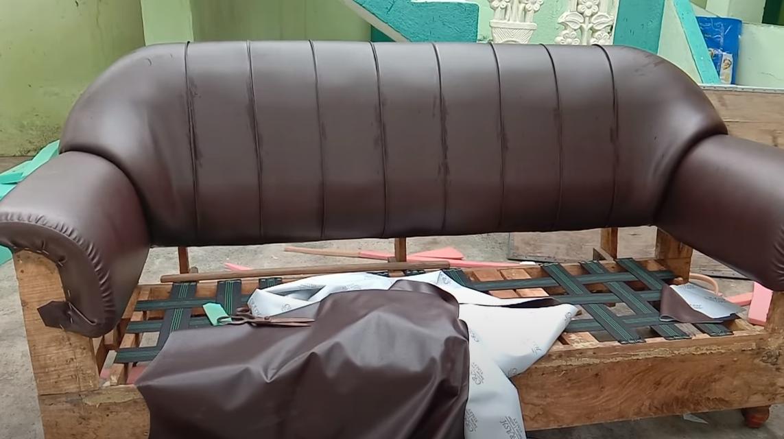 旧物翻新家里有老旧沙发,家里的老旧沙发翻新换皮