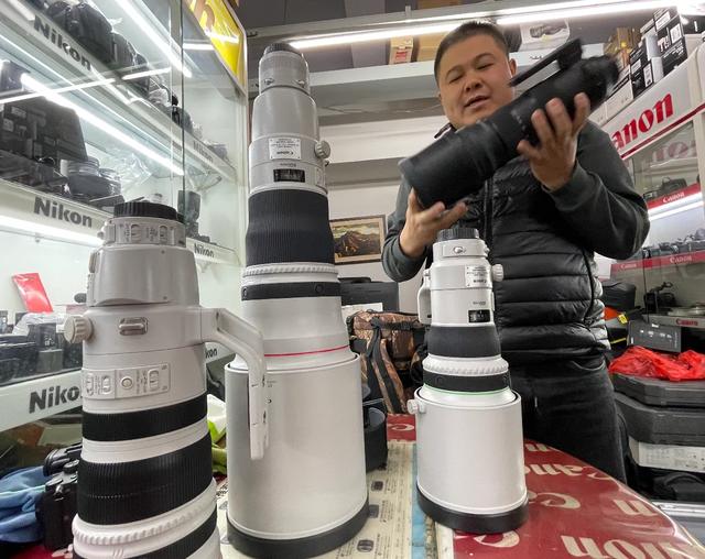 逛沈阳二手相机店：尼康没人要，大炮被放弃，宝丽莱却有很多人找