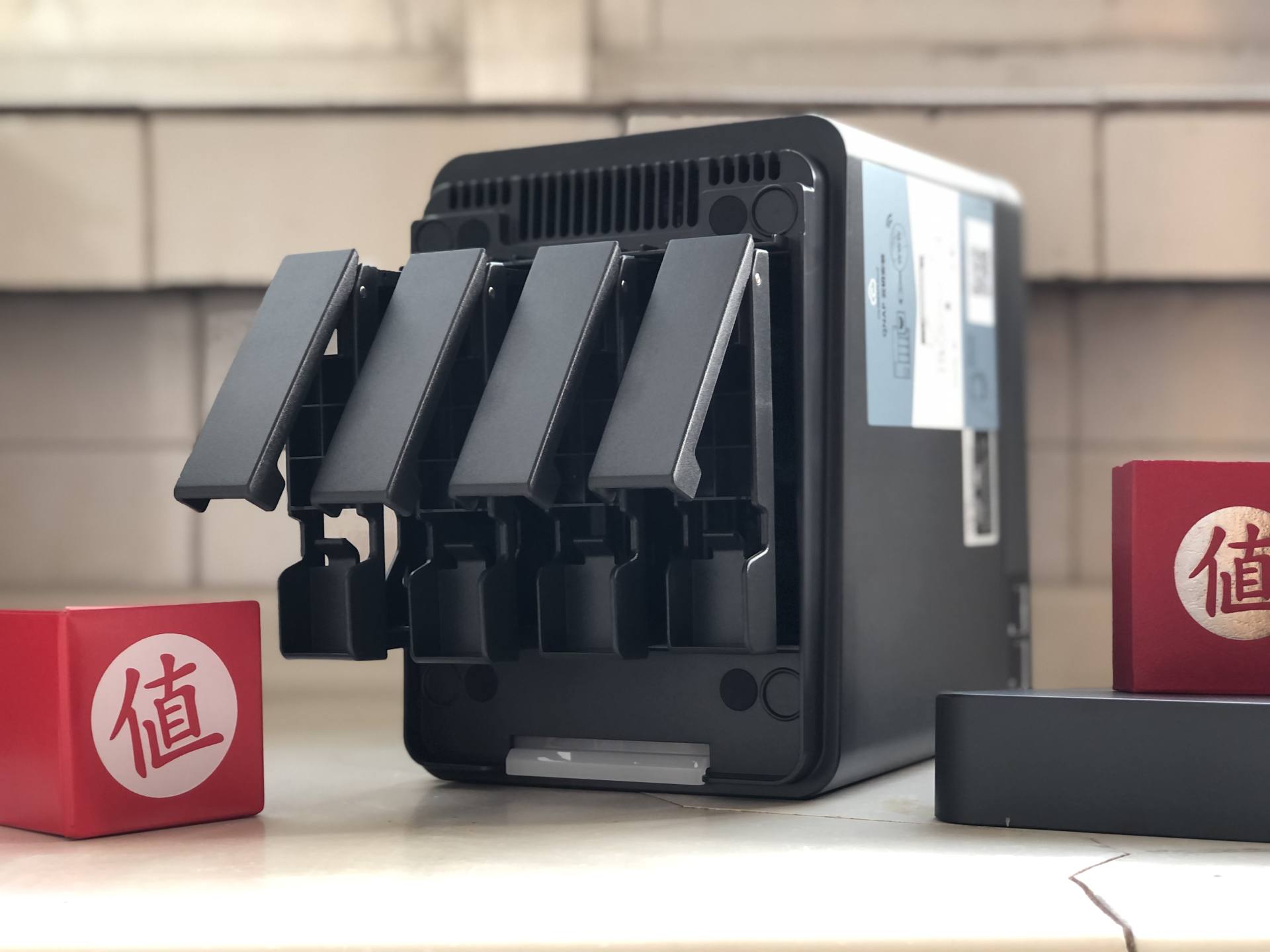 群晖和威联通哪个好玩,群晖与威联通互相同步