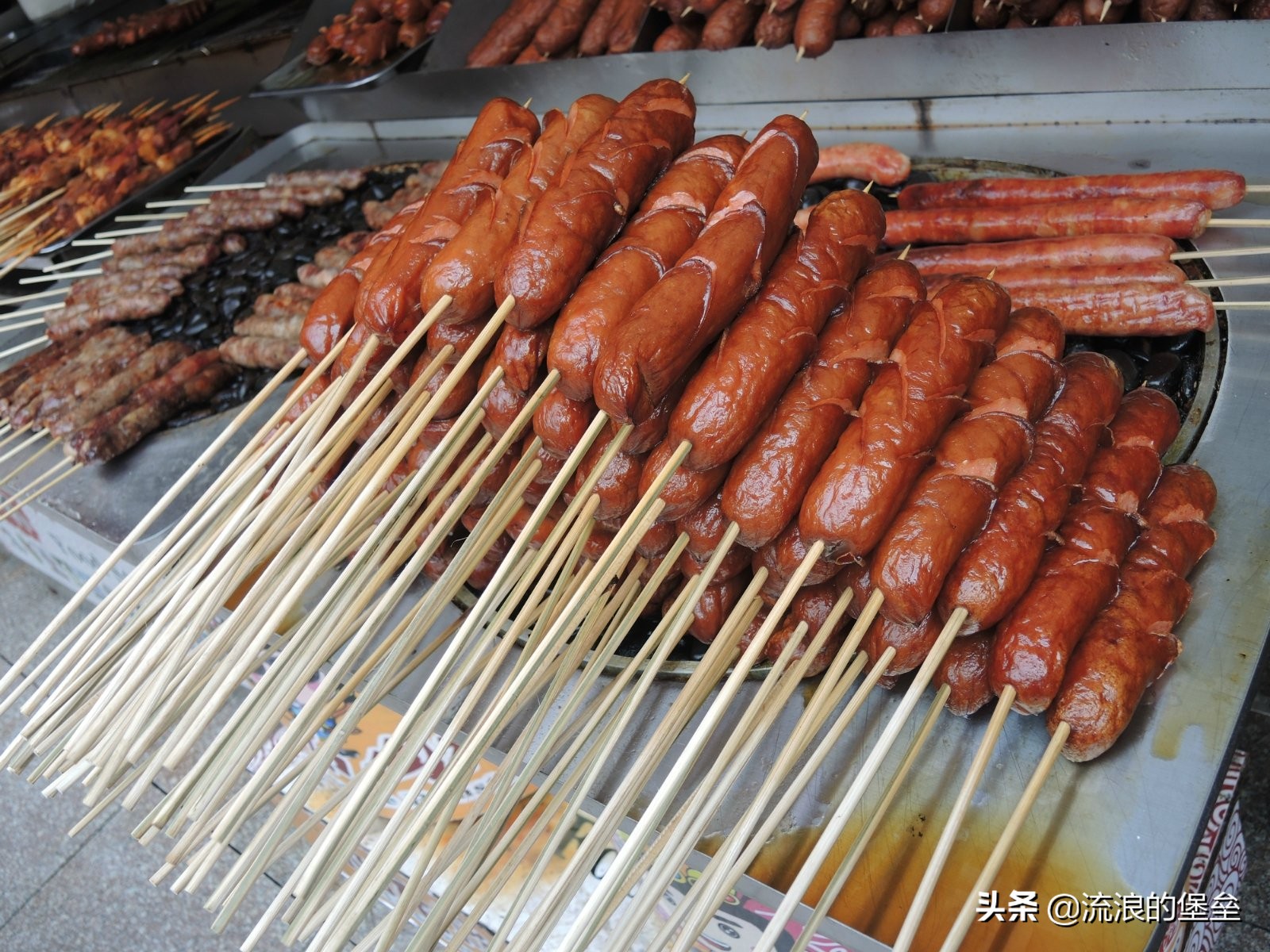烤冷面是东北特色小吃吗,东北特色风味小吃烤冷面大全