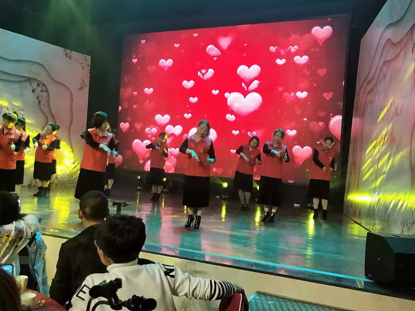 万全区工联建材商会、万全光彩事业志愿服务队友谊联合年会盛典