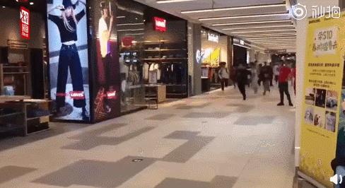 别跟了时尚丢了体面!3秒被抢光的优衣库,让无数人的素质掉一地