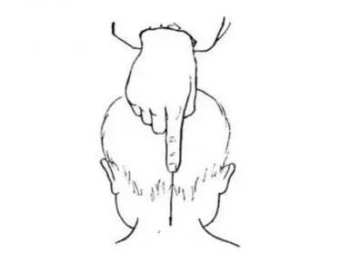 宝宝打嗝看着都难受，教你4招，宝宝打嗝问题轻松解决