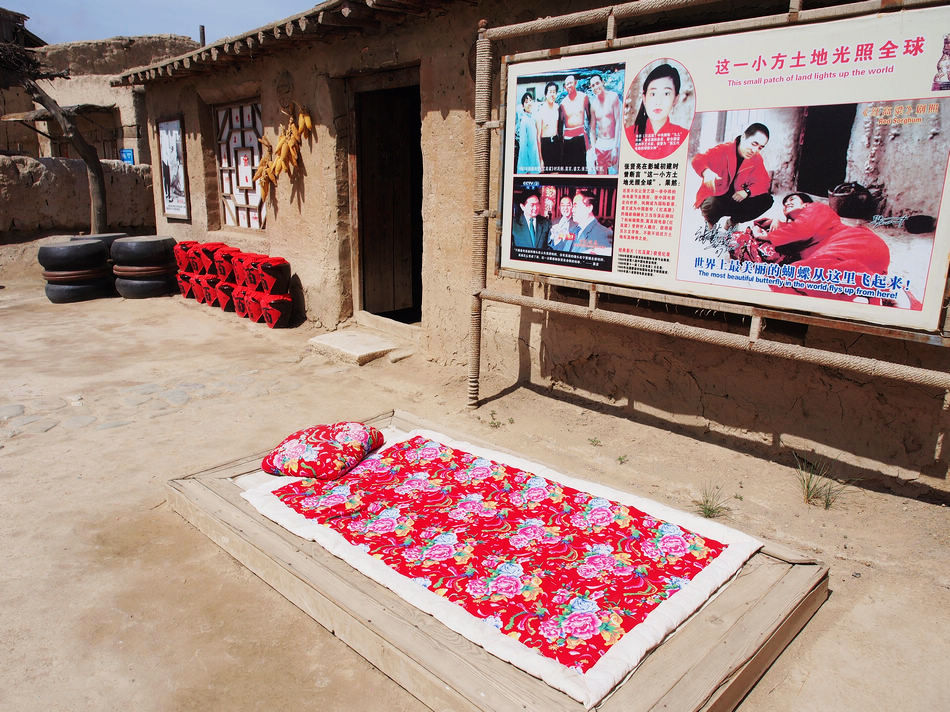 跟着星爷和老谋子的电影，去逛这座大名鼎鼎的西北影视城堡