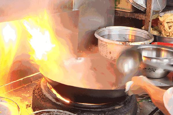 家庭做菜如何挑选炒锅？炒锅的选择、保养、开锅方法，值得收藏