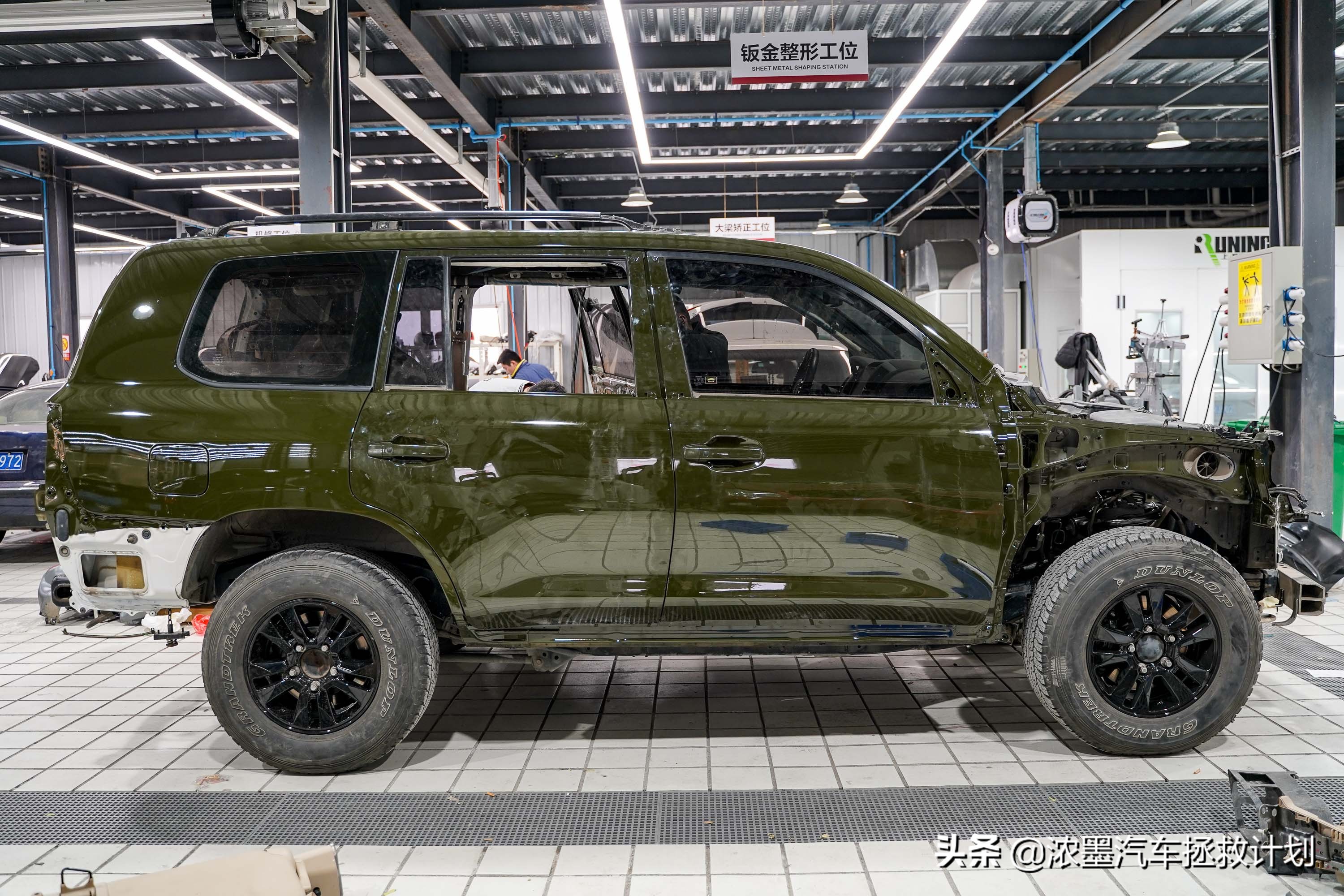 丰田霸道酷路泽带你翻山越岭,丰田兰德酷路泽低速4驱越野模式