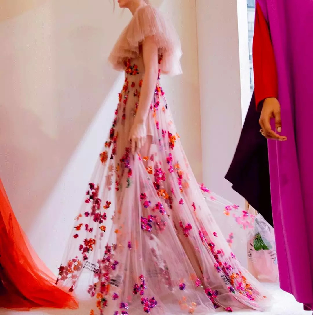 我抓住了一位资深柜员,道出了如何让你掏钱买包的秘密