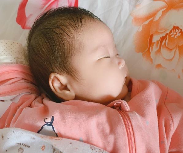 2月龄宝宝喂养护理全指南,2月宝宝打疫苗妈妈需要注意什么