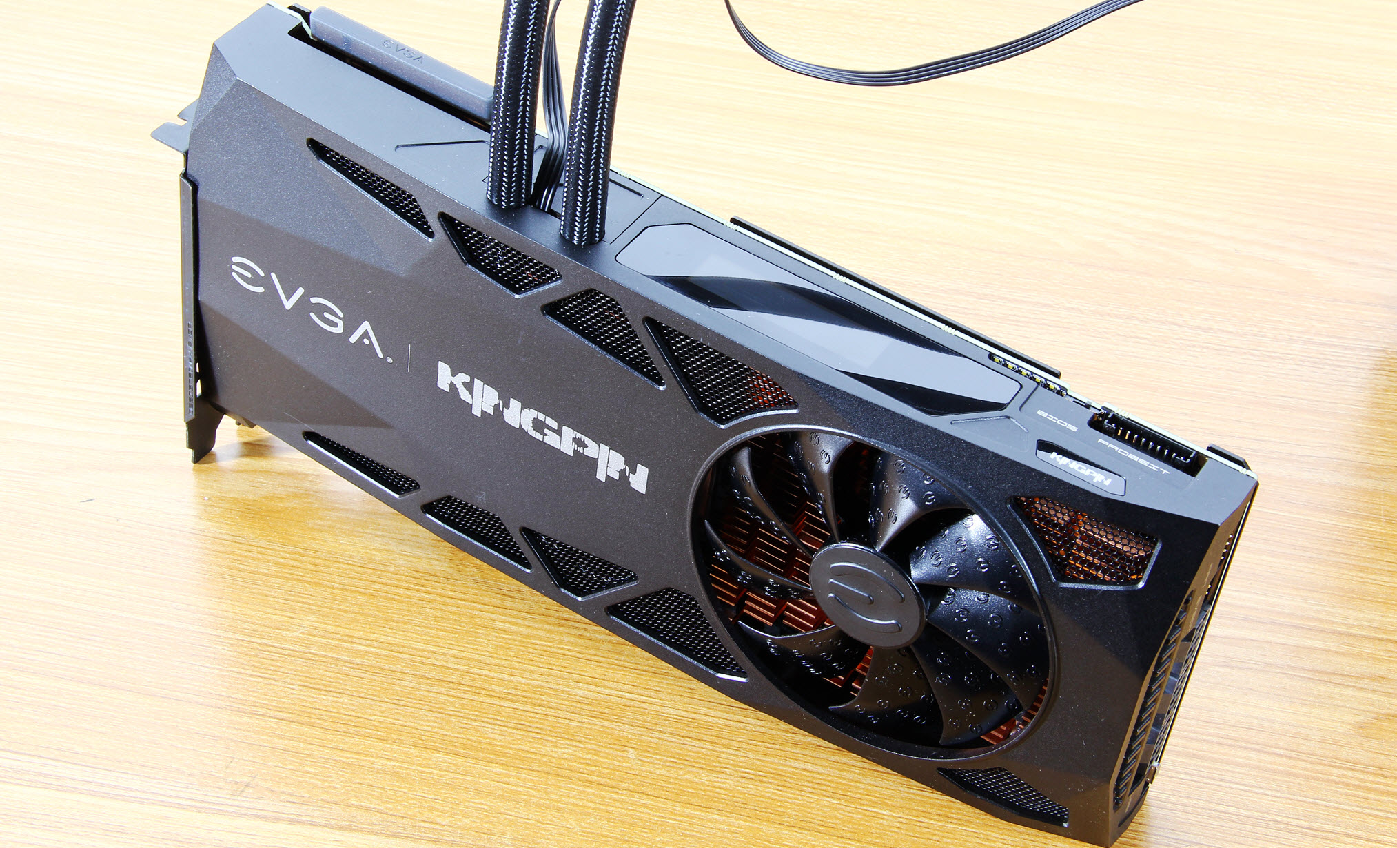 从此泡面伴余生…EVGAKINGPIN卡皇装机实录