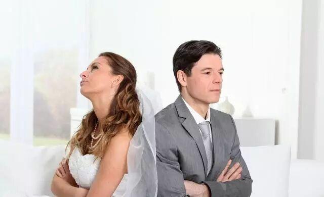 妈妈说不给她钱就和我断绝关系,我妈没给钱非要跟别人说给了我钱