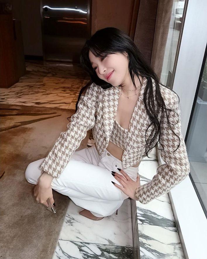 跟着韩星学穿衣搭配,韩星牛仔穿搭