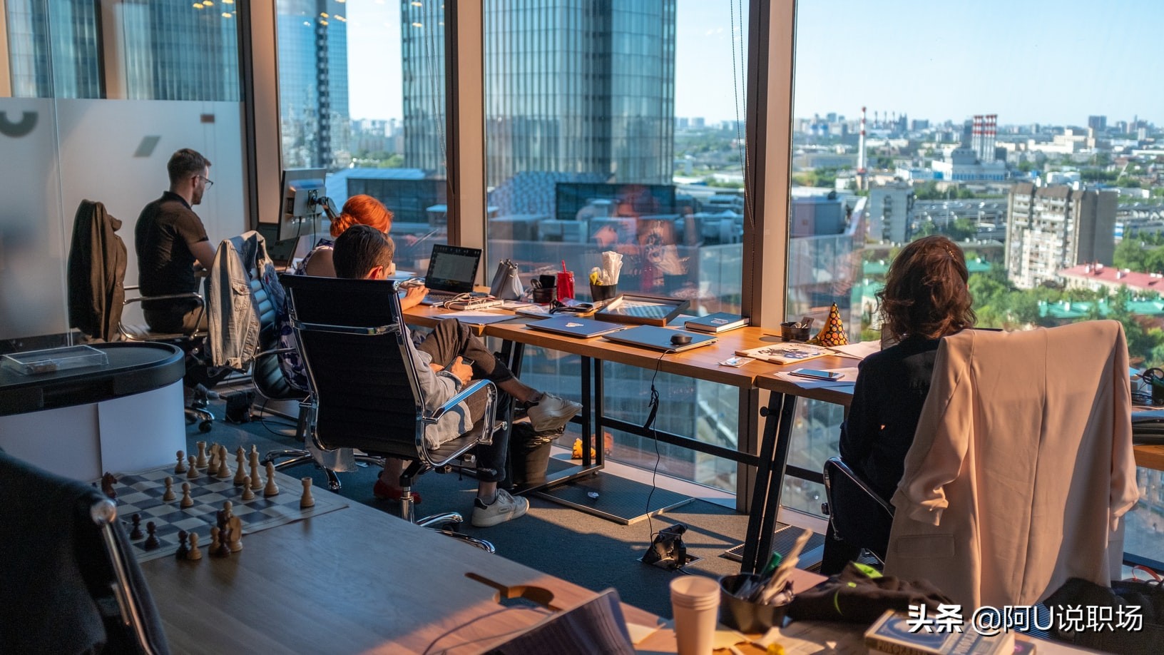 任正非一个优秀的企业家,华为老总任正非在人民大会堂发言