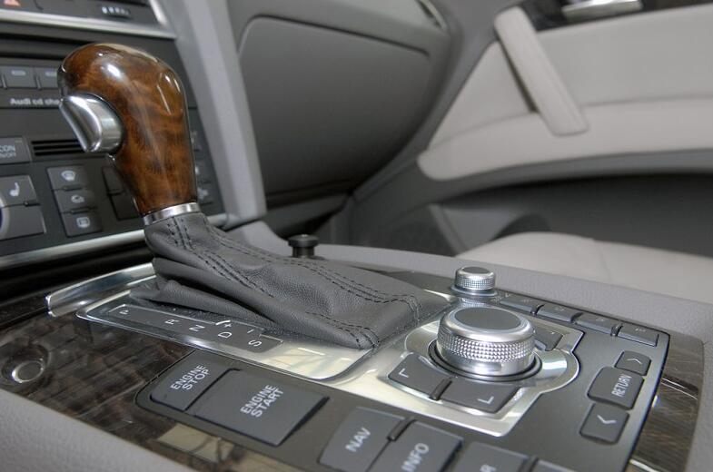 15万公里的奥迪q7容易出问题吗,车主花近80万买奥迪q7乞丐版