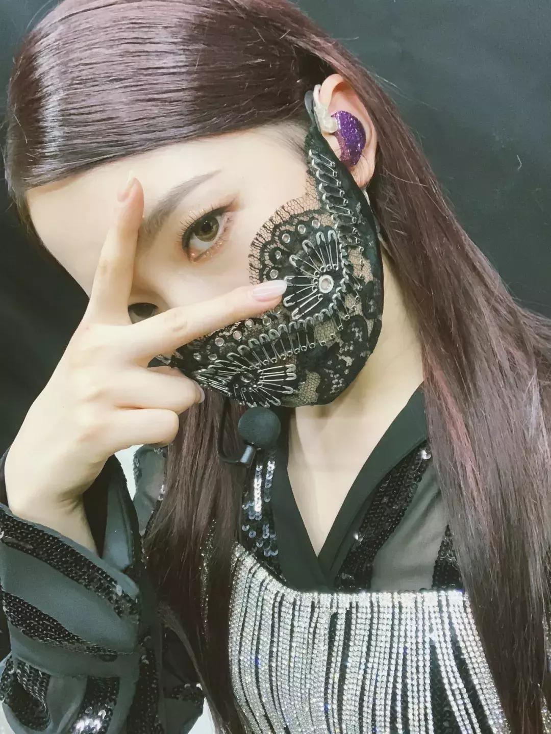 火箭少女炸裂舞台,火箭少女出道夜首秀