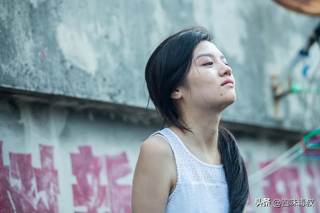 更暗黑、cult的《智齿》，是黑白版《踏血寻梅》吗？