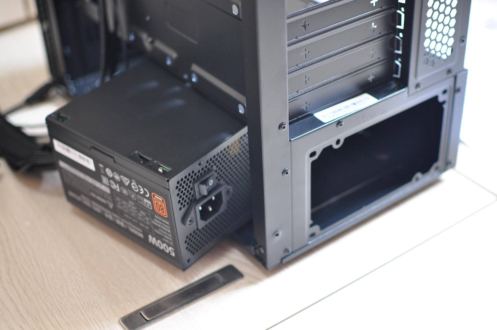 全靠图纸和客服加度娘,小白也能装电脑