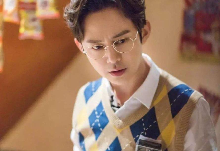 何炅儿子已有19岁？他还是娱乐圈当红小鲜肉，本人辟谣