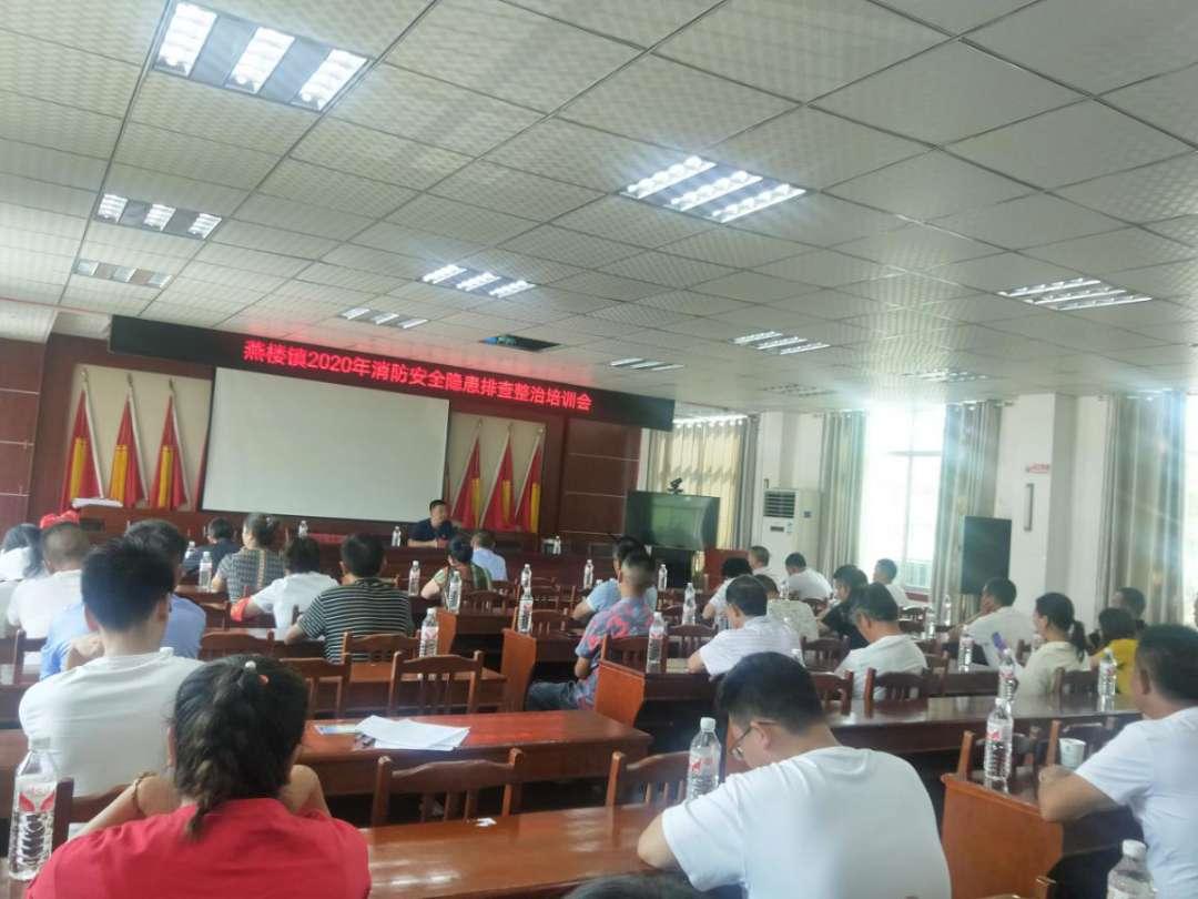 消防检查助推文明城市创建,文明创建消防队员在行动