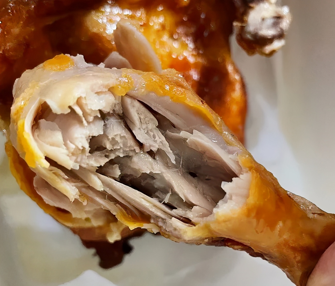 麦当劳酸笋汉堡和肯德基酸笋汉堡,麦当劳酸笋板烧鸡腿堡还会上架嘛