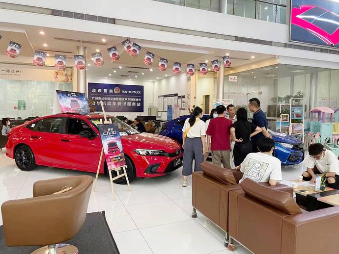 东风本田思域1.5t劲动版落地价2019,本田思域两厢加价