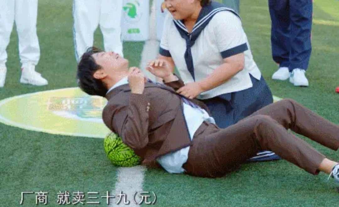 朗朗受李云迪影响,钢琴家郎朗如何遭非议