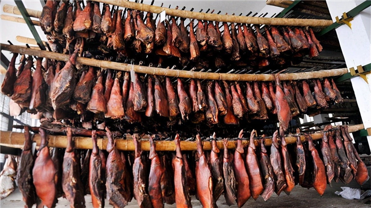 腊肉发霉了怎么处理还能吃吗,发霉的腊肉吃起来才香