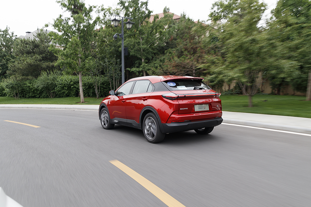 哪吒u新能源汽车推荐2021驾驭版,透明a柱的车