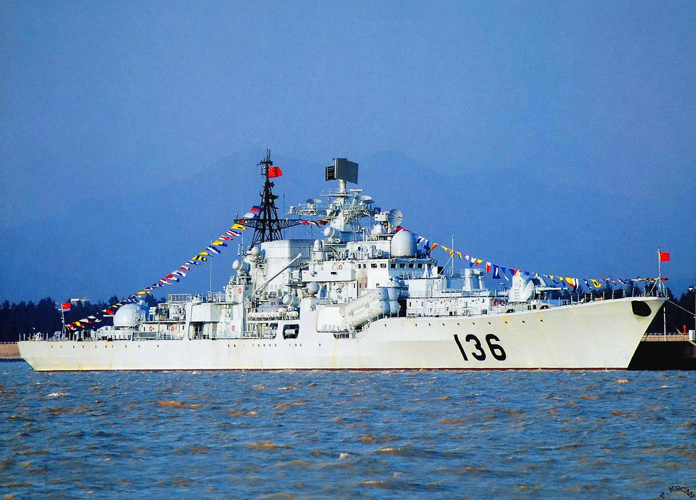 撑起祖国领海安全的擎天巨伞——中国舰空导弹发展史