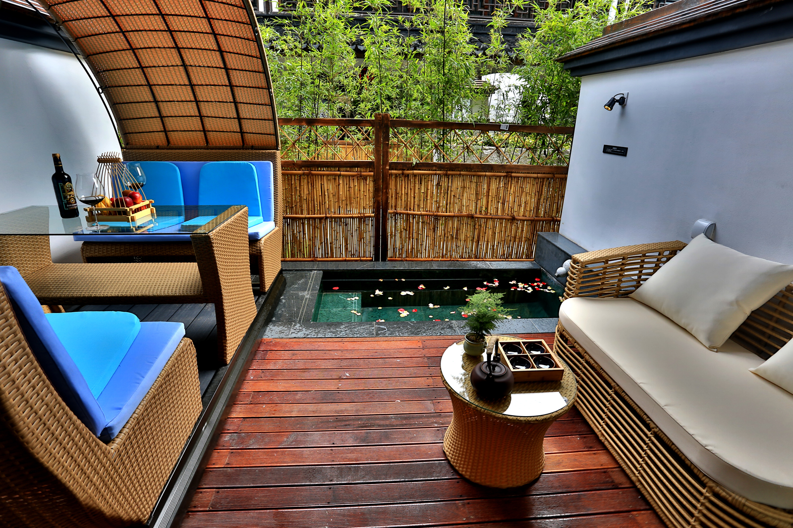 苏州是个温柔的地方,苏州人是个雅致的女人