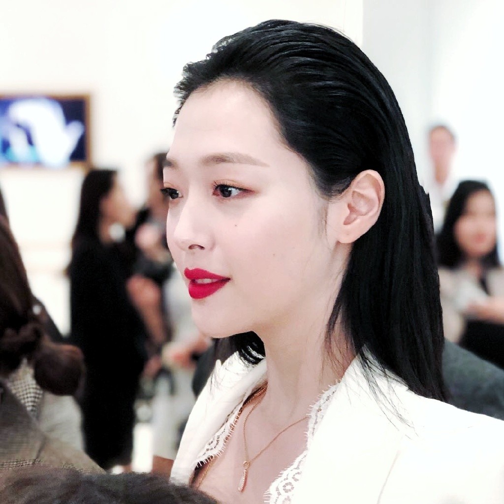 泫雅有没有可能成为雪莉,泫雅回应被指丰唇新闻