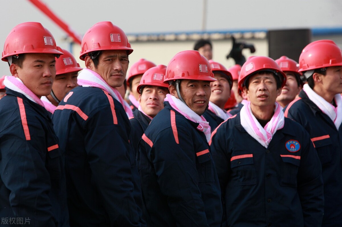 身份低微的采矿工程师，在国外却是炙手可热，甚至当上了总统